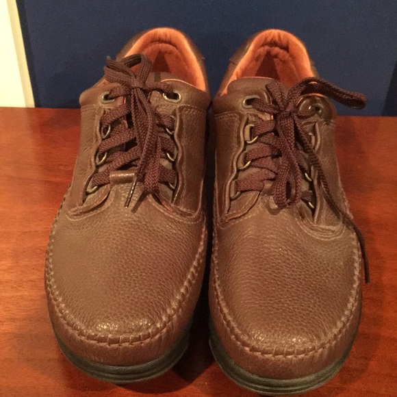 Clarks Other - Clarks size 10 1/2 wide men’s brown shoes